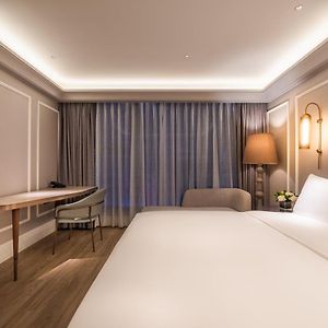 Executive King Room